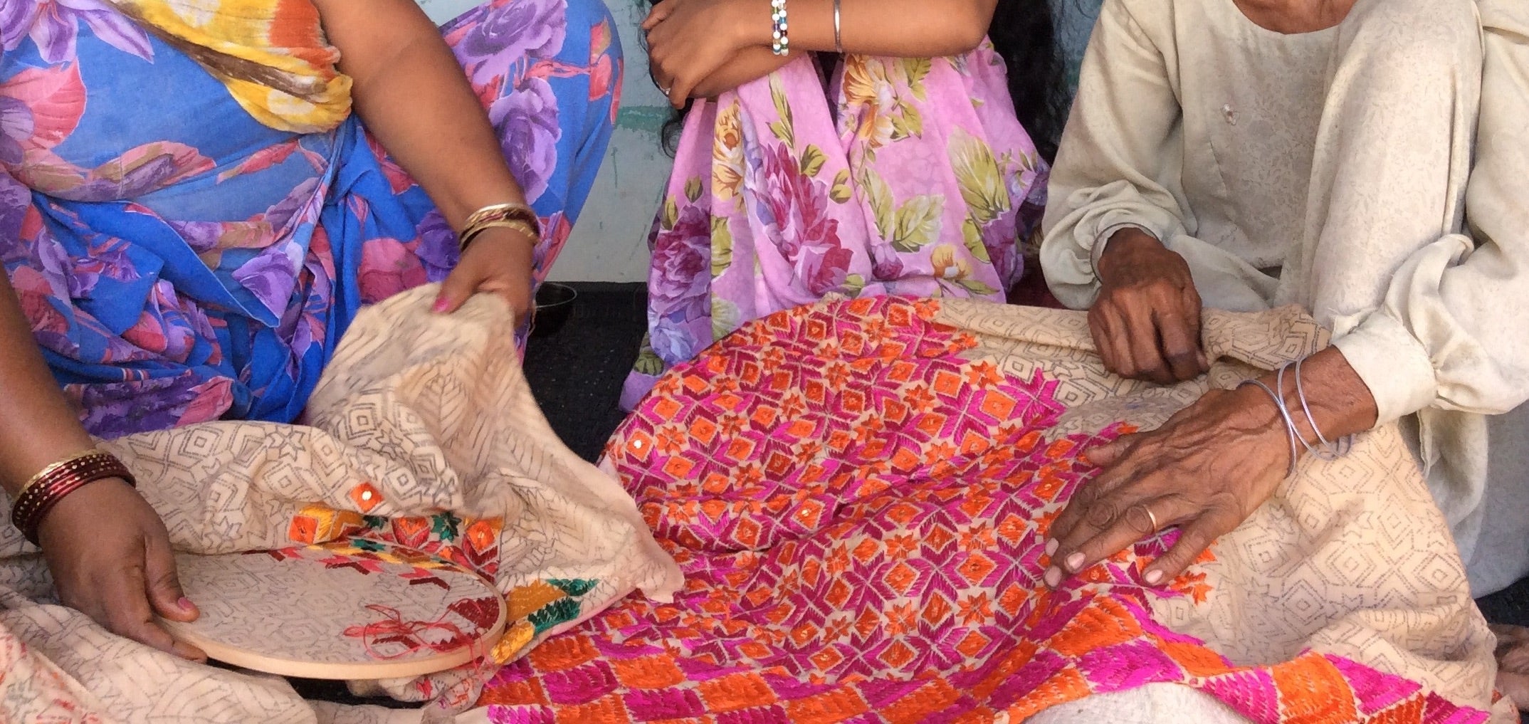 The secret of beautifully crafted phulkari dupattas - SootiSyahi