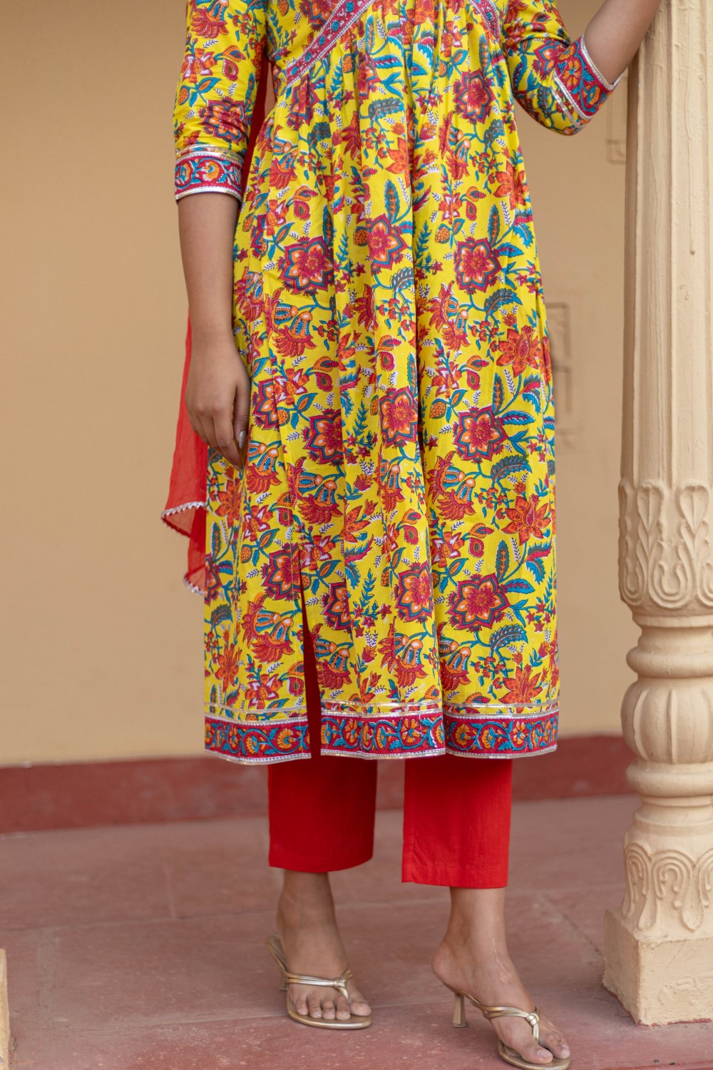 SootiSyahi-"Sunshine Garden” Hand Block Printed Cotton Suit Set