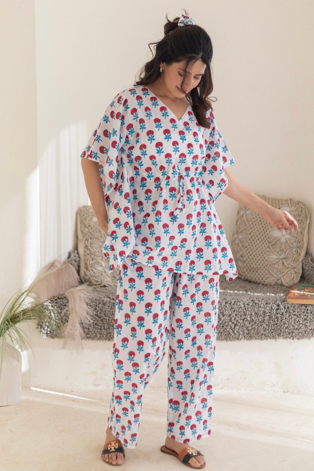 Sootisyahi 'Blossom Comfort' Cotton Kaftan Set