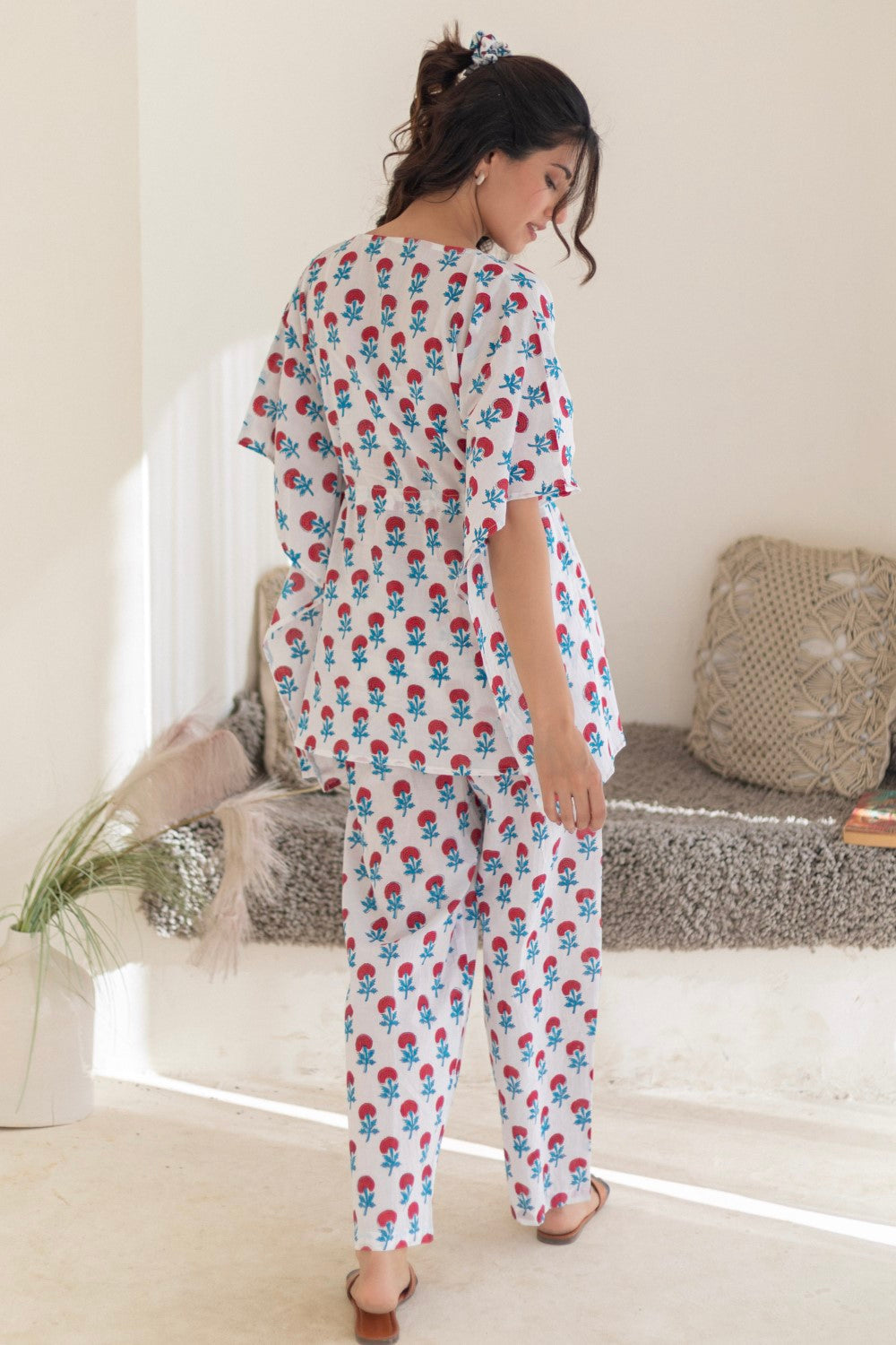 Sootisyahi 'Blossom Comfort' Cotton Kaftan Set