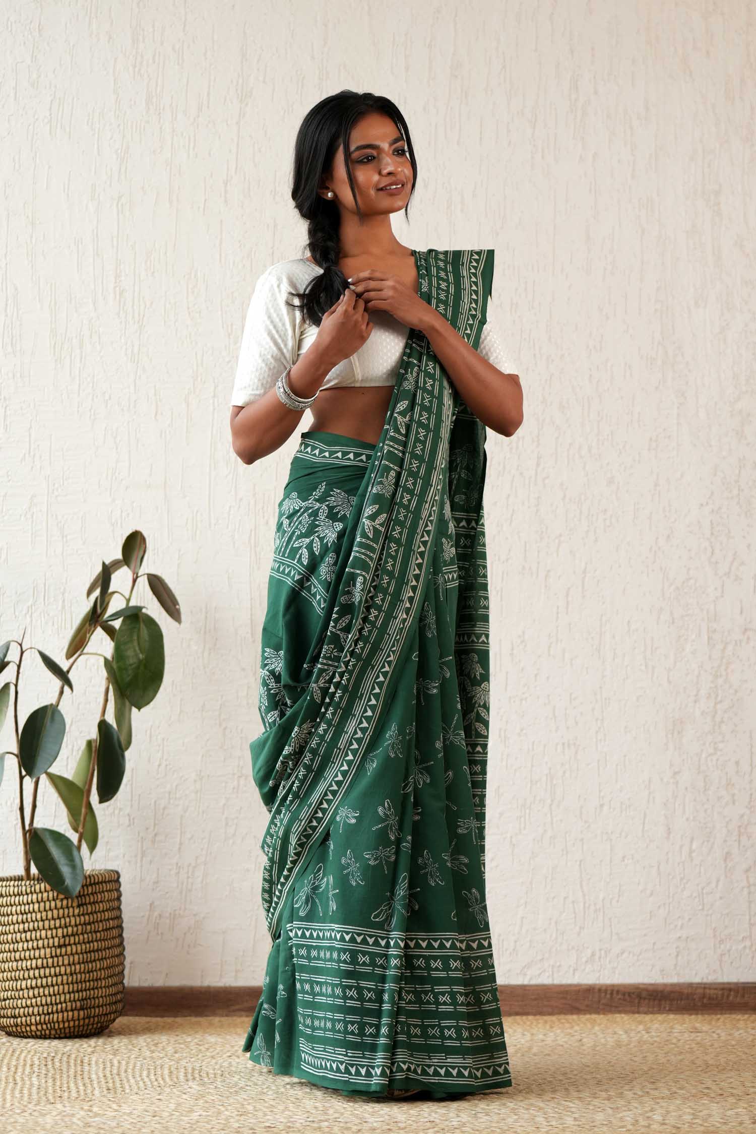 Celestial Drift - Hand Block Mul Cotton Saree - SootiSyahi