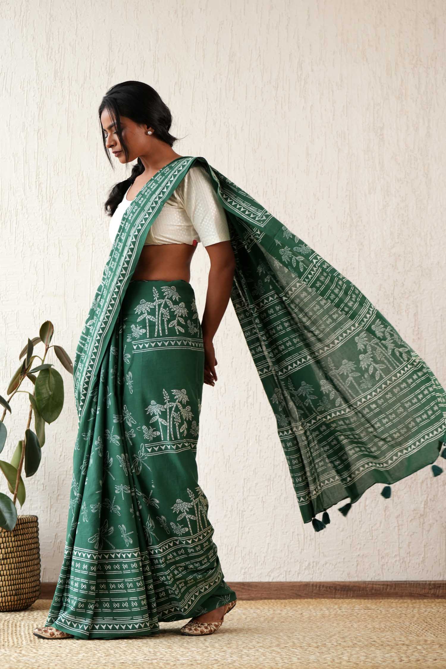 Celestial Drift - Hand Block Mul Cotton Saree - SootiSyahi
