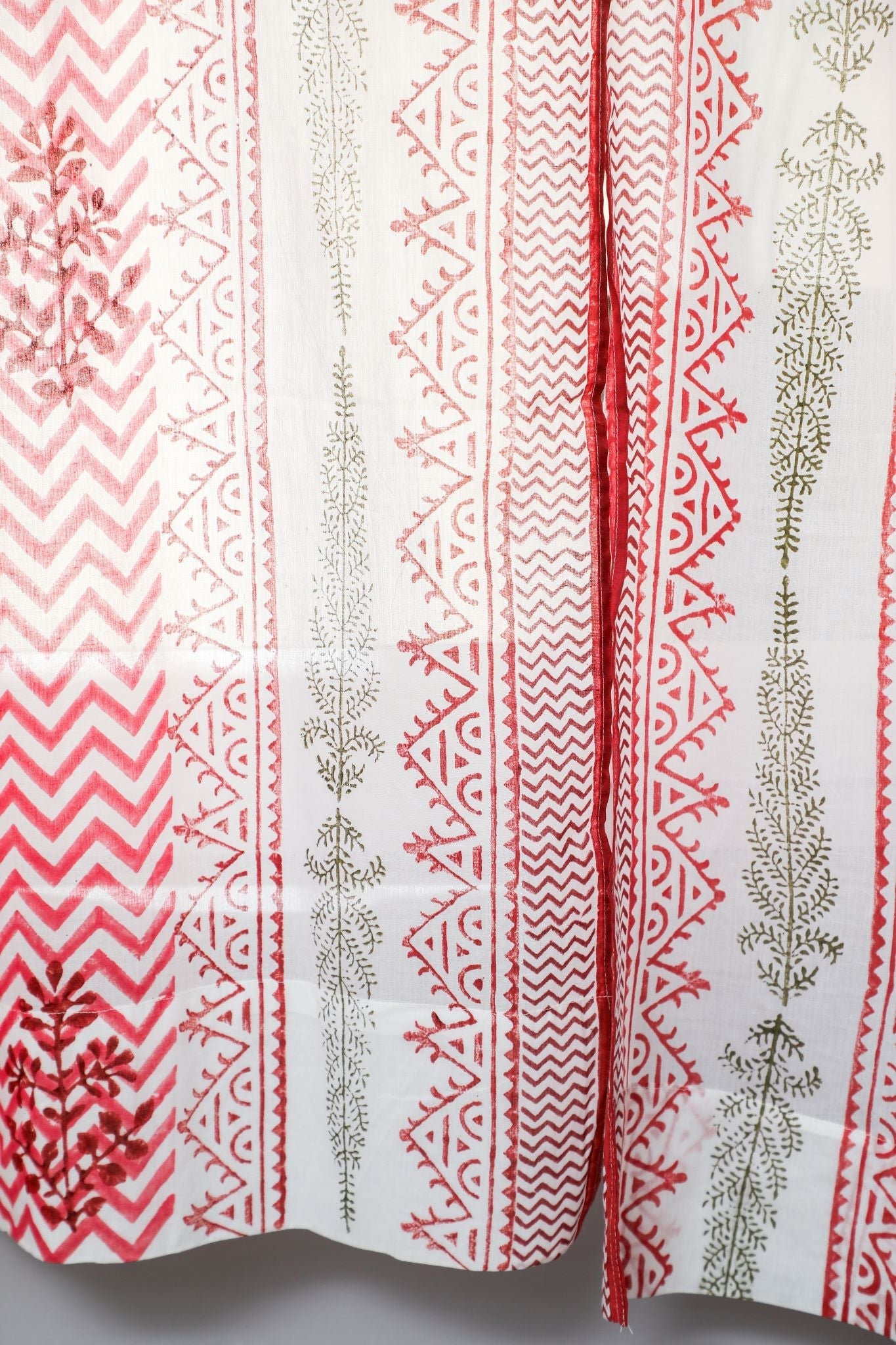 'Blast colour red' Handblock Printed Cotton Window Curtain - SootiSyahi