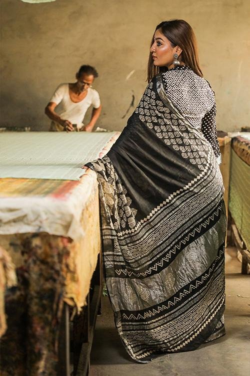Chuna Patri Handblock Print Slub Cotton Saree - SootiSyahi