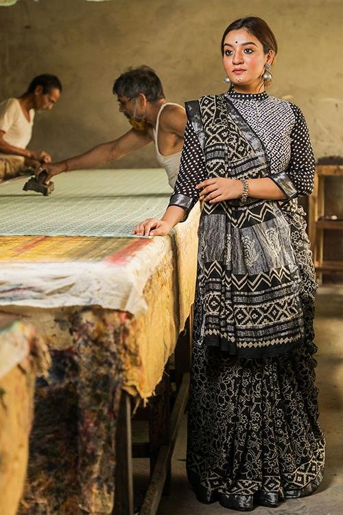 Chuna Patri Handblock Print Slub Cotton Saree - SootiSyahi