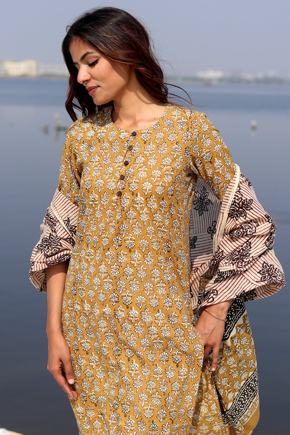 CLASSICAL MORES Block Printed Salwar Suit Set - SootiSyahi