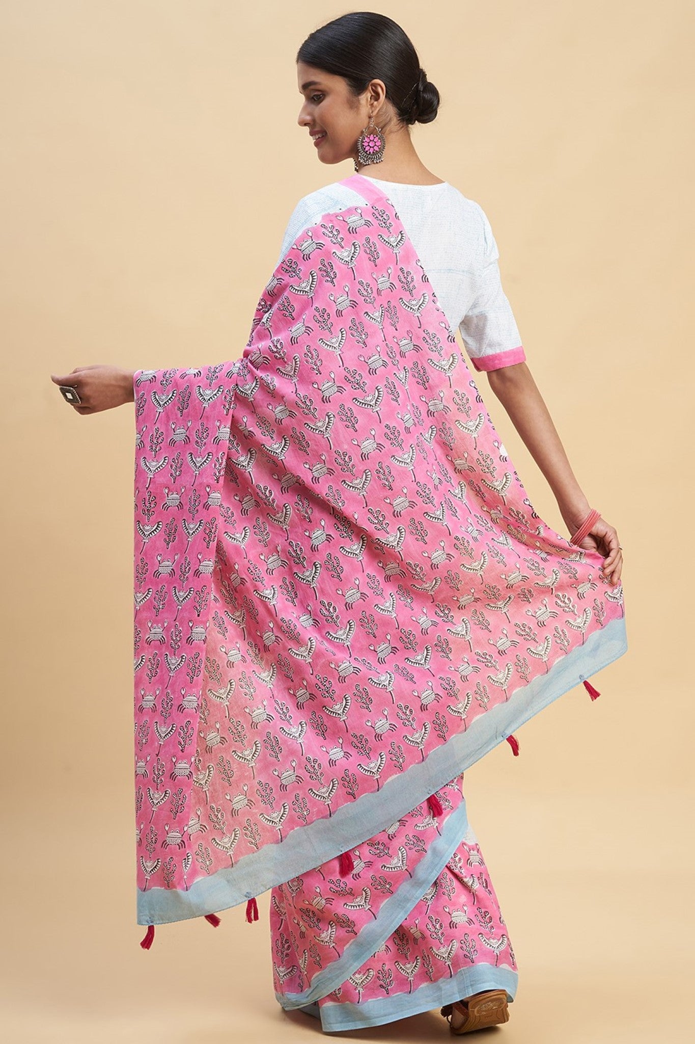 "Fiddler Pink Crab" Block Printed Cotton Saree - SootiSyahi