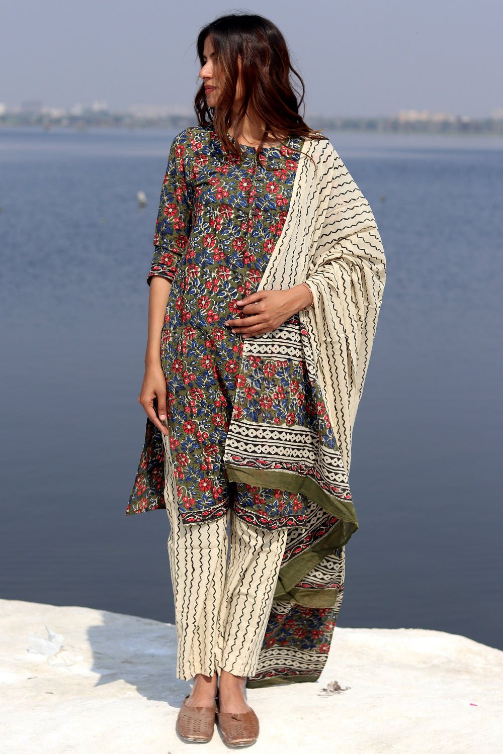 FLORAL FIESTA Block Printed Salwar Suit Set - SootiSyahi