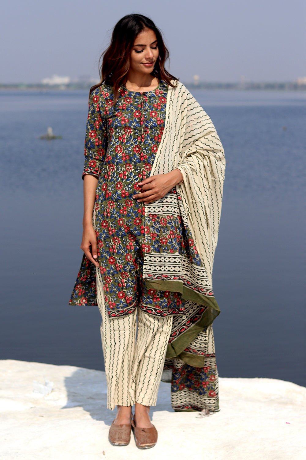 FLORAL FIESTA Block Printed Salwar Suit Set - SootiSyahi