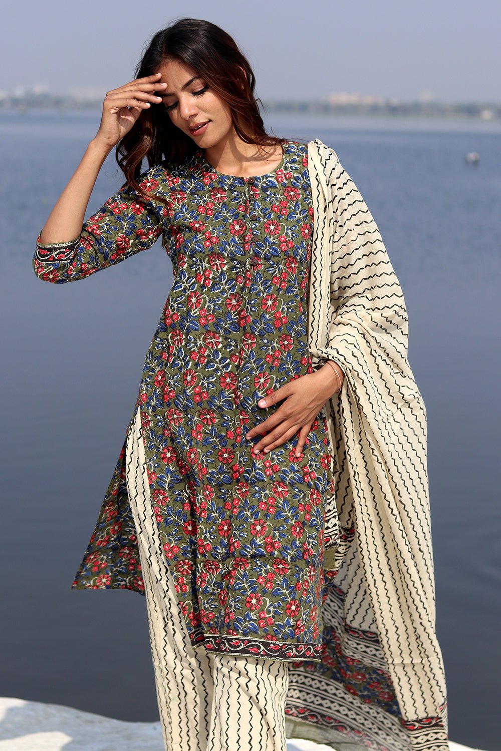 FLORAL FIESTA Block Printed Salwar Suit Set - SootiSyahi