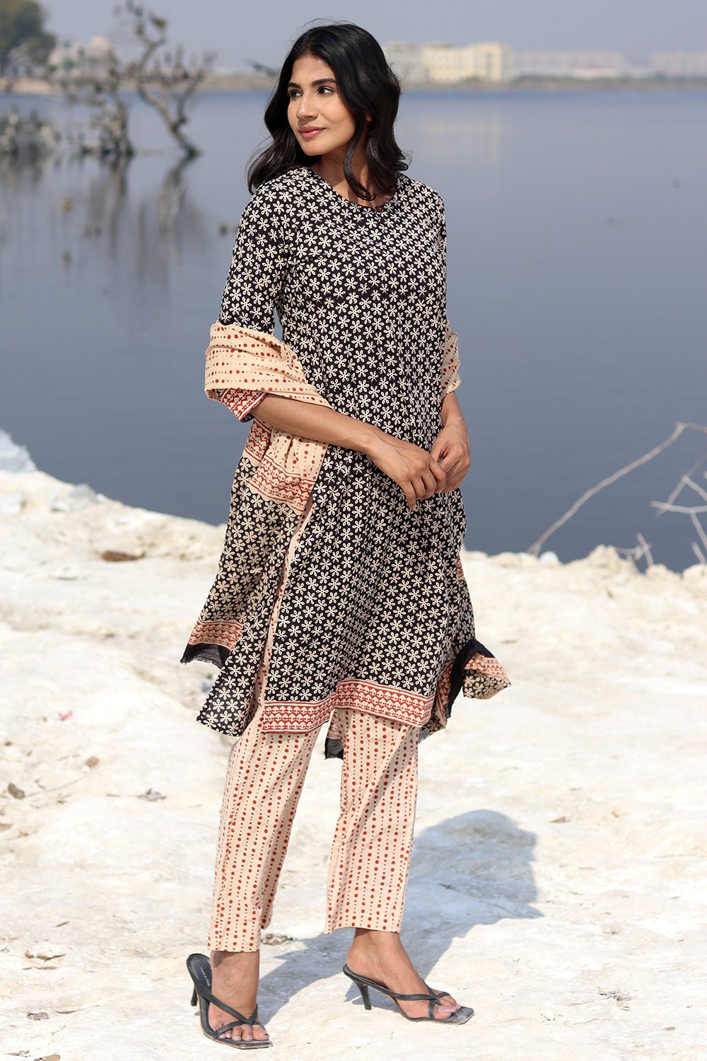 Fusion dots Block Printed Salwar Suit Set - SootiSyahi