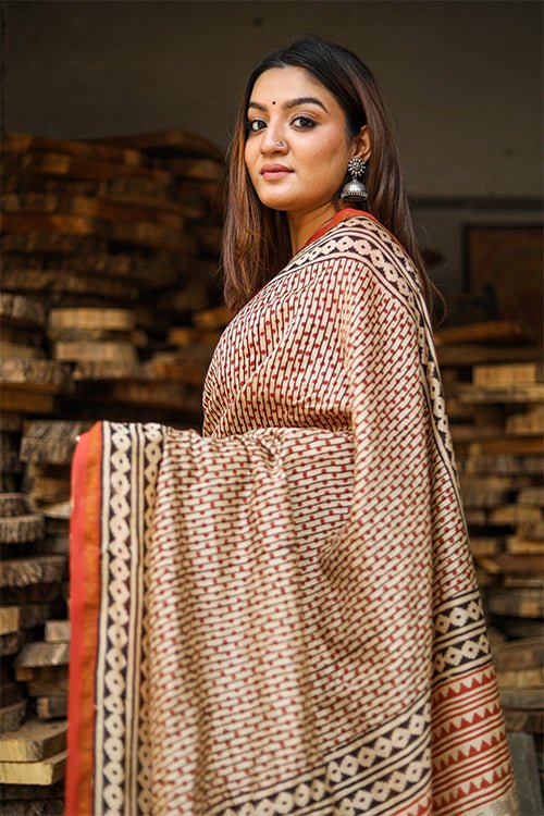 "GAVOTTE" BAGRU HANDBLOCKPRINT CHANDERI SILK SAREE - SootiSyahi