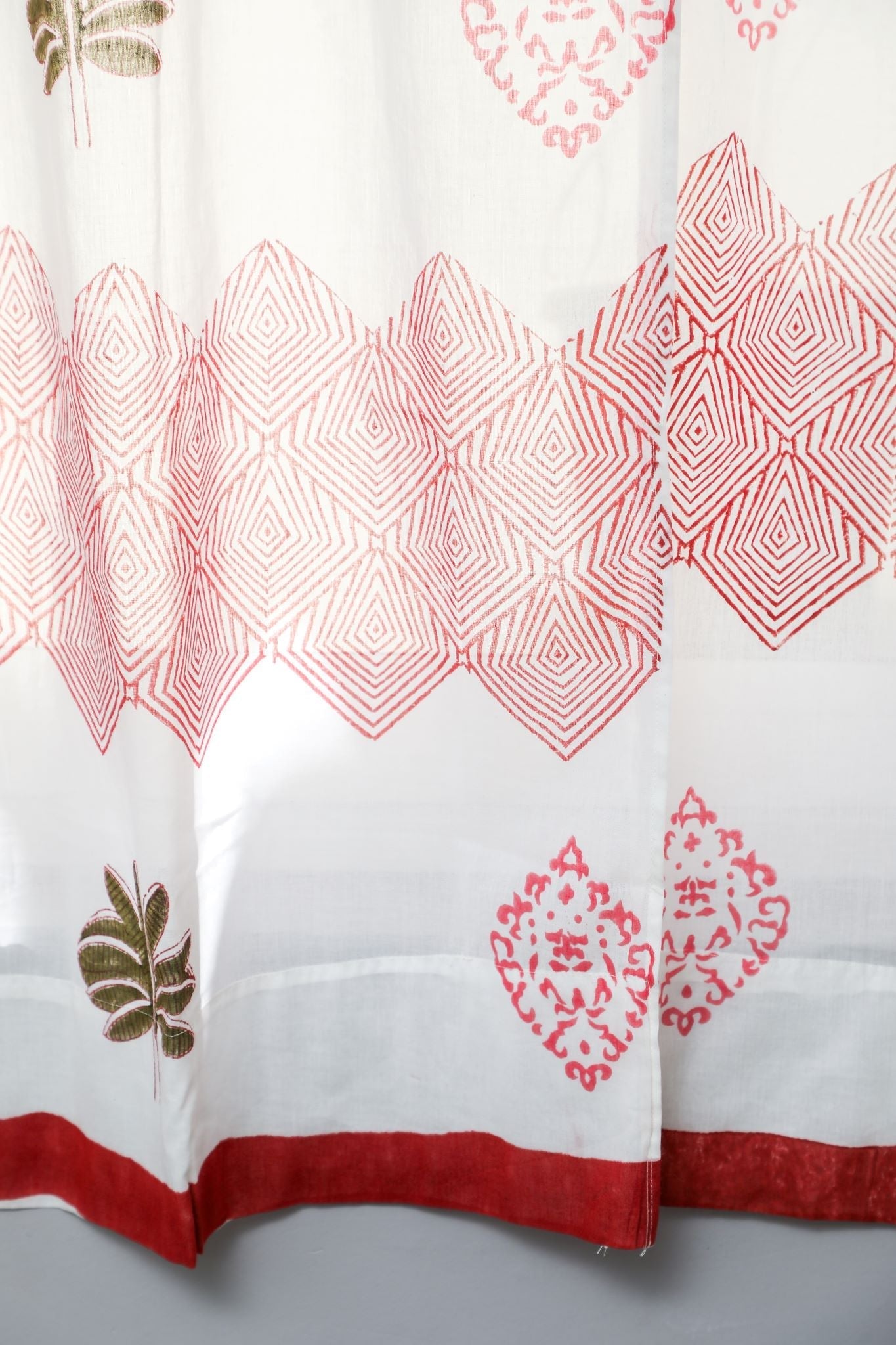 'Gleaming Zigzags' Handblock Printed Cotton Window Curtain - SootiSyahi