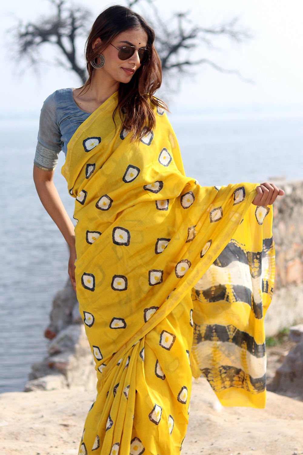 "Golden Aura" Bandhni Chanderi Saree - SootiSyahi