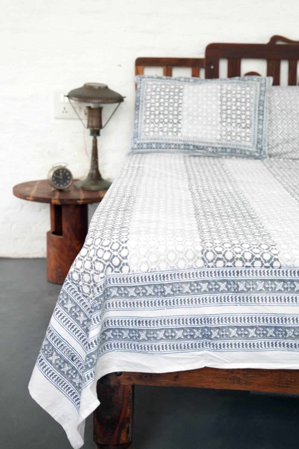 Misty Mirage Hand-Block Printed Bedsheet - SootiSyahi