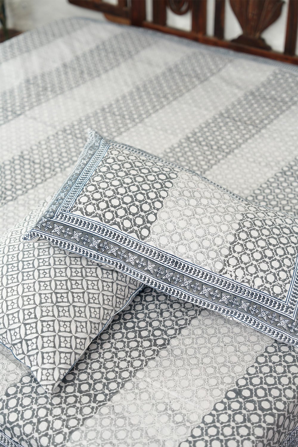 Misty Mirage Hand-Block Printed Bedsheet - SootiSyahi