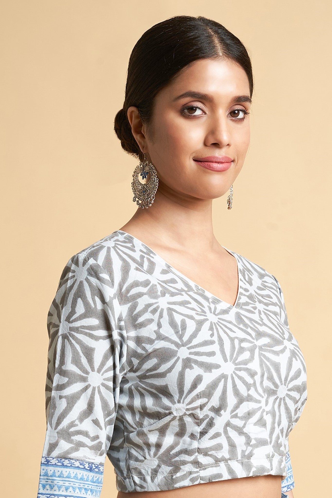 "Ocean Blue Pearls" Block Printed Cotton Saree - SootiSyahi