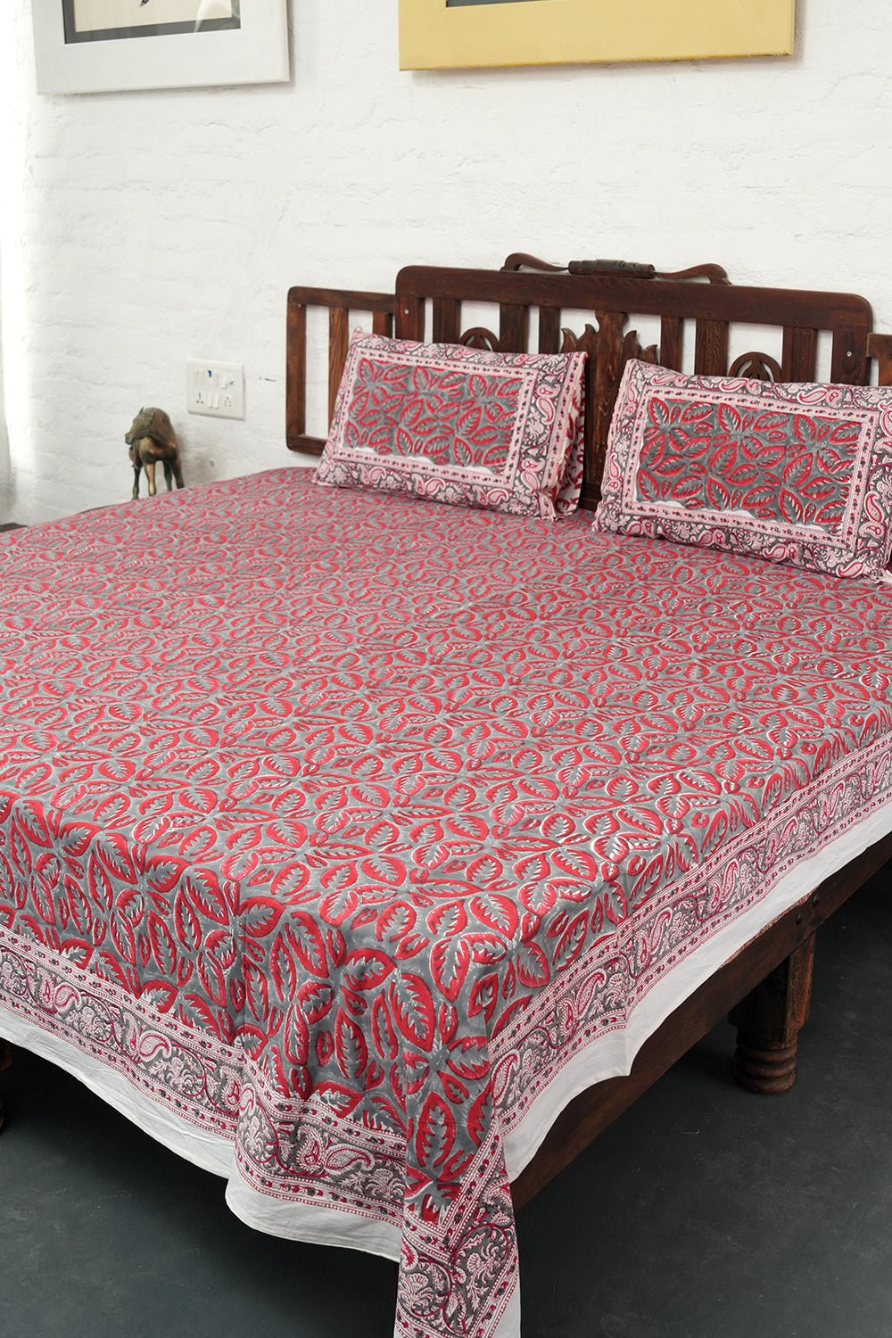 Scarlet Slate Hand-Block Printed Bedsheet - SootiSyahi