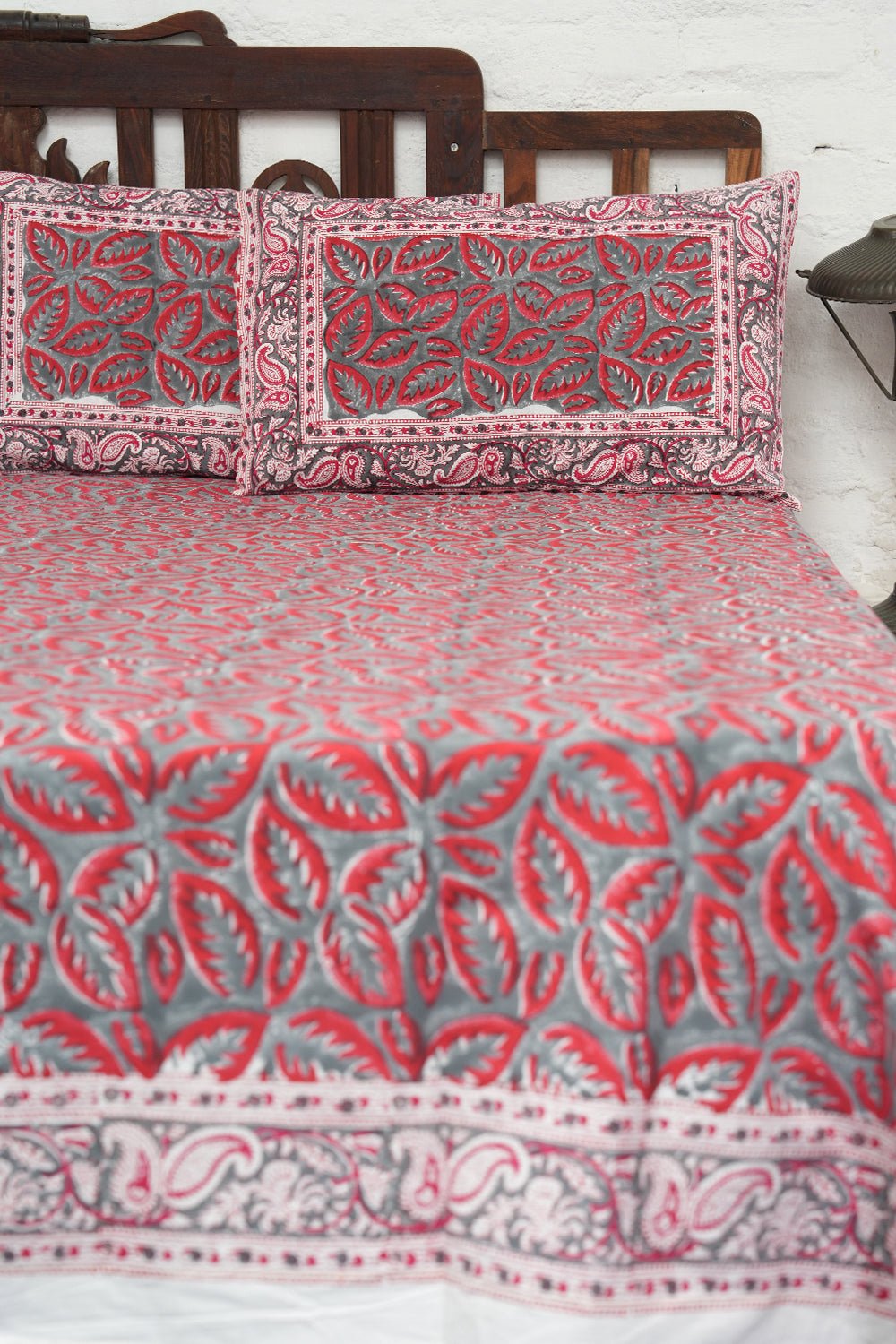Scarlet Slate Hand-Block Printed Bedsheet - SootiSyahi