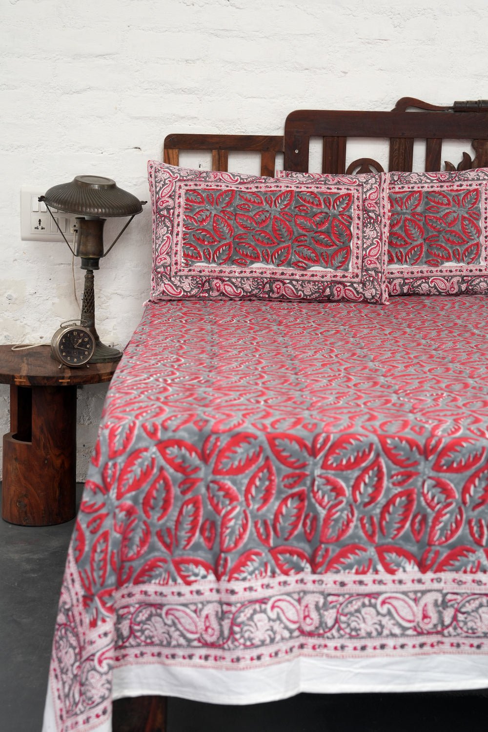 Scarlet Slate Hand-Block Printed Bedsheet - SootiSyahi