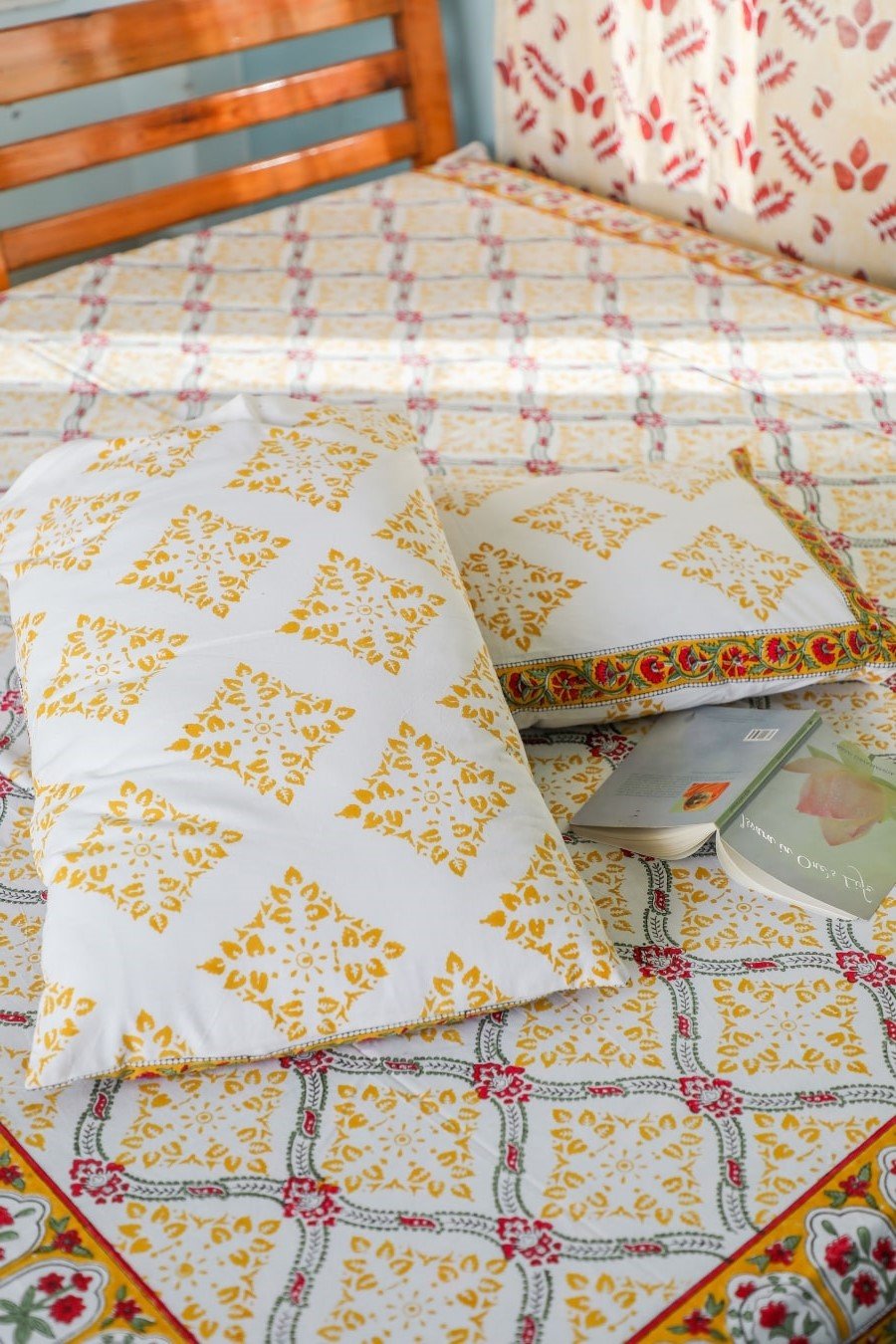 SootiSyahi 'Floral Culture' Handblock Printed Cotton Bedsheet - SootiSyahi