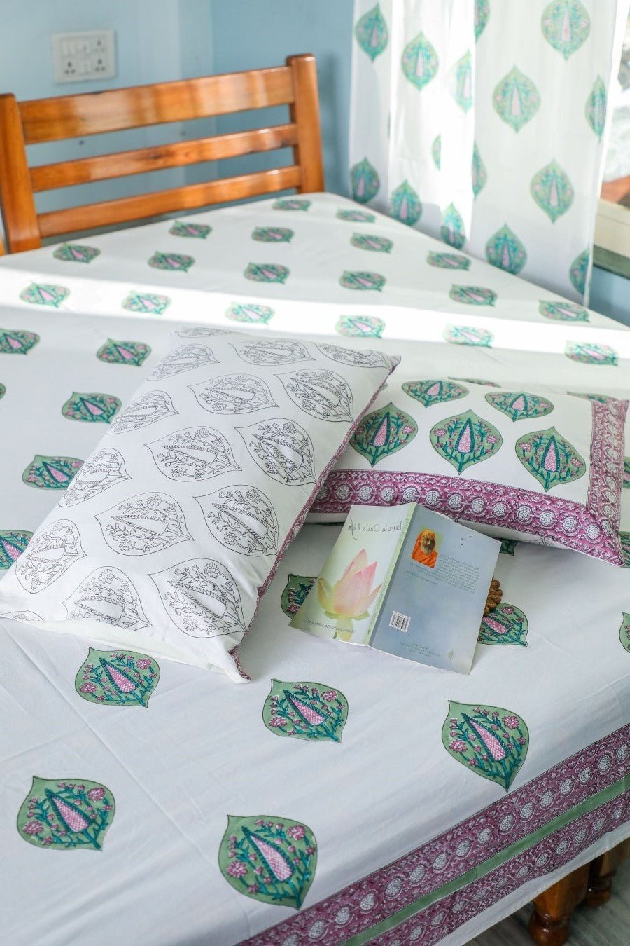 SootiSyahi 'Green & Voilet' Handblock Printed Cotton Bedsheet - SootiSyahi