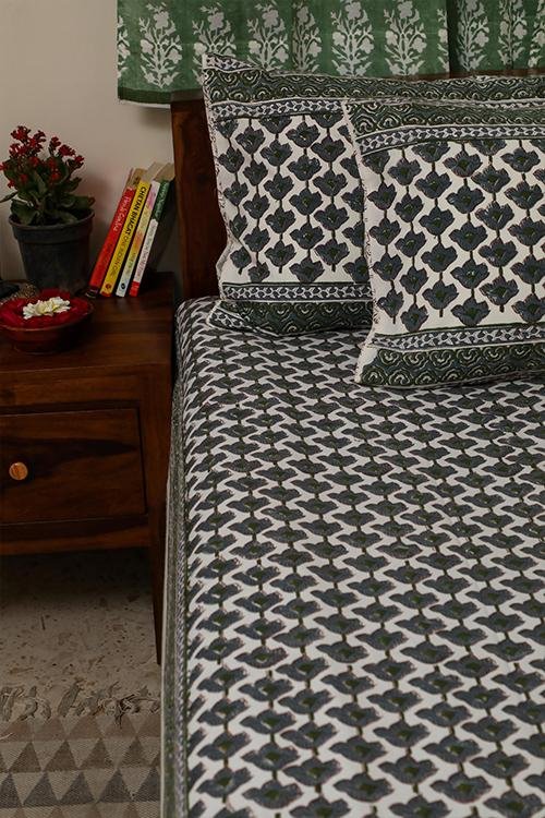 Sootisyahi 'Kumud' Handblock Printed Cotton Bedsheet - SootiSyahi