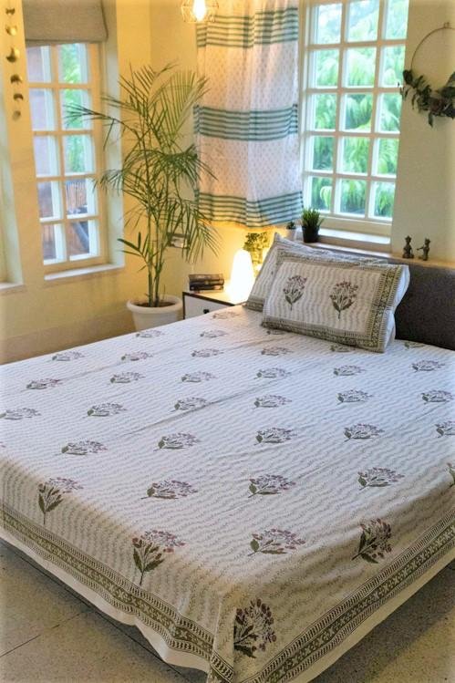 Sootisyahi 'Manmohak Lali' Handblock Printed Cotton Bedsheet - SootiSyahi
