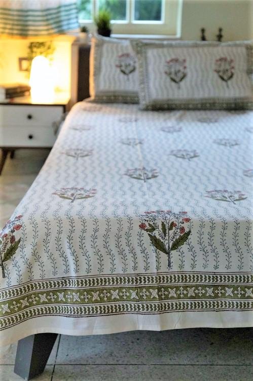 Sootisyahi 'Manmohak Lali' Handblock Printed Cotton Bedsheet - SootiSyahi