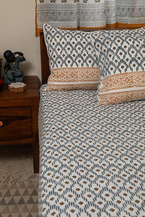 Sootisyahi 'Sparkling Starts' Handblock Printed Cotton Bedsheet - SootiSyahi