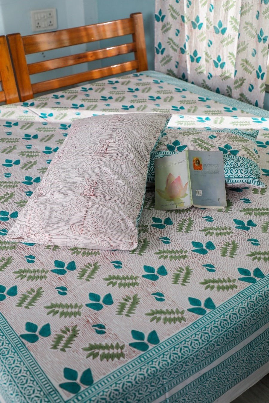 SootiSyahi 'Vibrant Essence' Handblock Printed Cotton Bedsheet - SootiSyahi