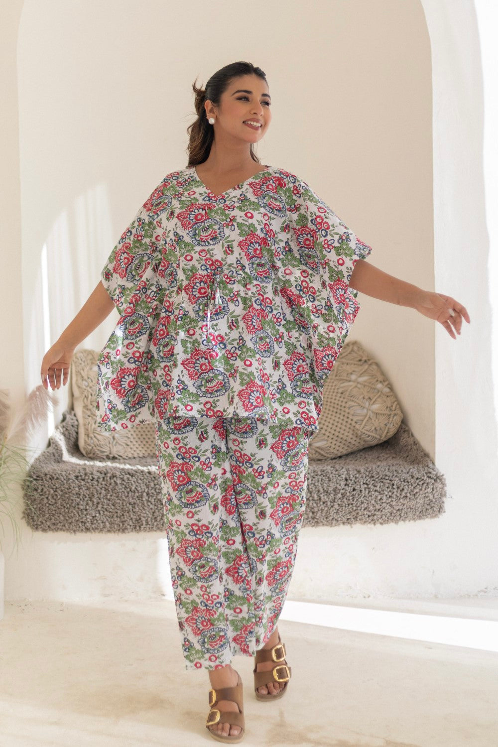 Sootisyahi 'Floral Serenity' Cotton Kaftan Set