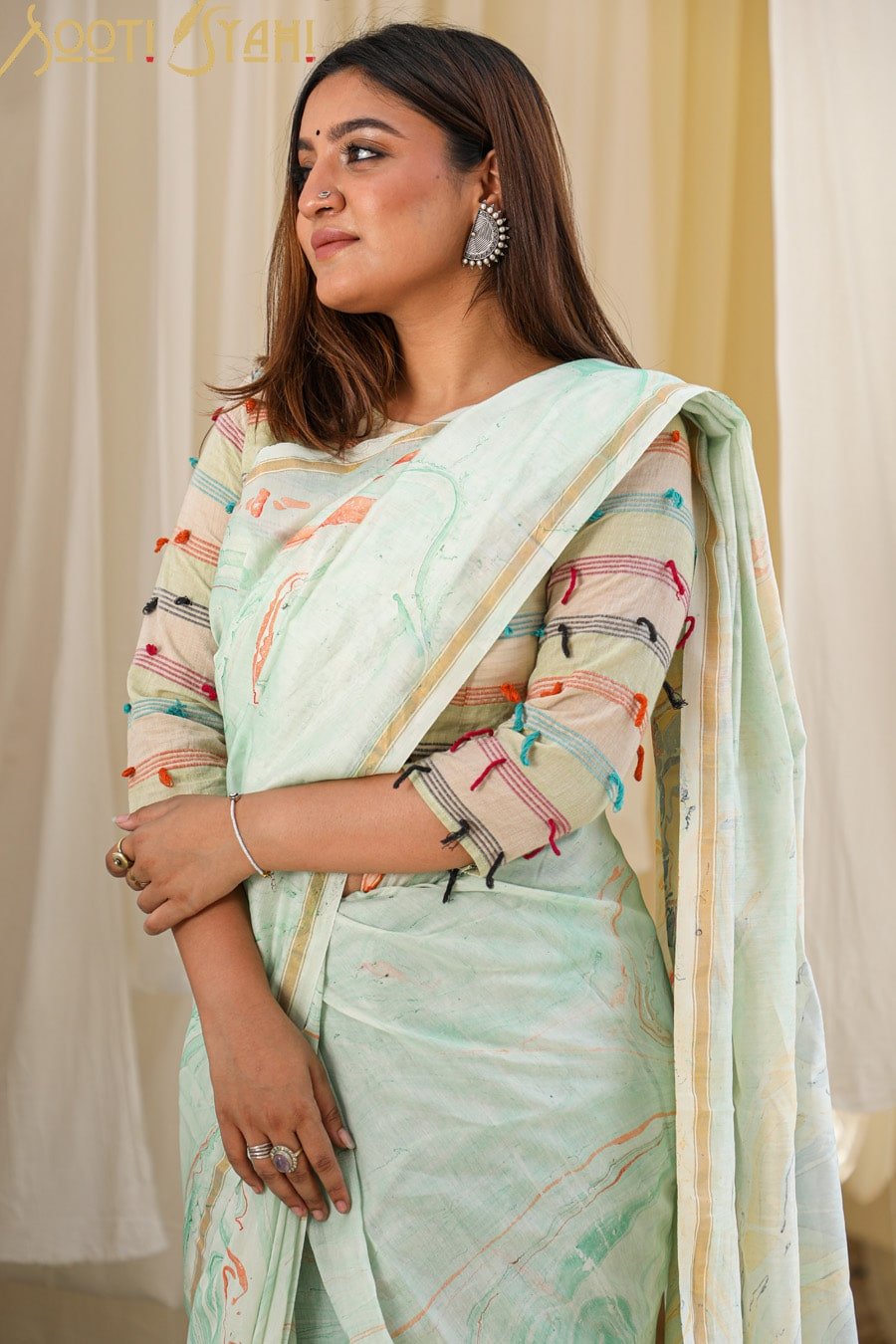 Shop Pure Linen Saree With Floral Print Online Worldwide | Me99