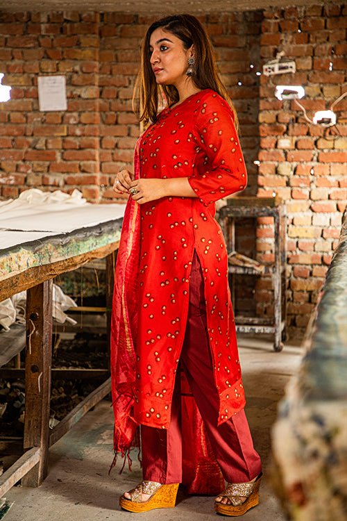 Shop Beige cotton silk kurta set with chanderi Benarasi dupatta - Set of  three | The Secret Label | Indian fashion dresses, Indian wedding outfits,  Party wear indian dresses