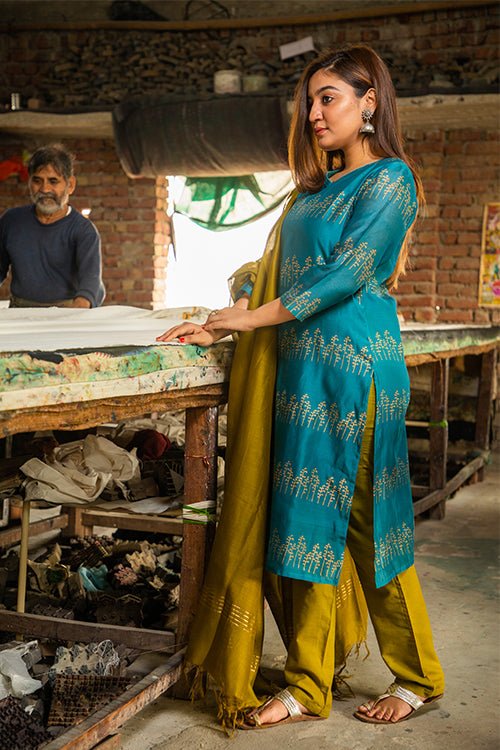 Cool Dry 3/4 Sleeves Comfortable And Breathable Plain Silk Green Ladies  Kurti at Best Price in Jaipur | Radhika Garments