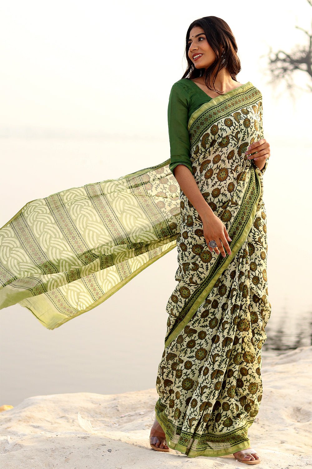 Kaisori Dabu Olive Green Silk Chanderi Saree – Baro Market