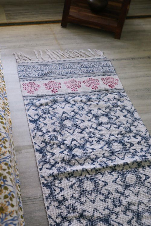 SootiSyahi 'Arctic Tribe' Handblock Printed Cotton Dhurrie Rug - SootiSyahi
