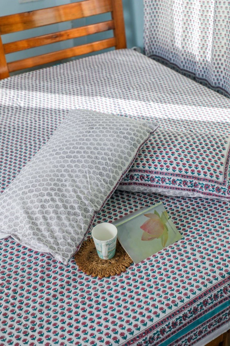 Sootisyahi 'Floral dots' Handblock Printed Cotton Bedsheet - SootiSyahi